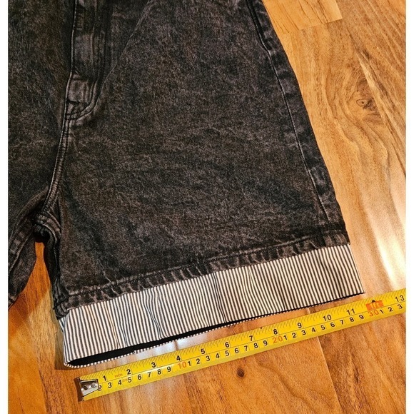 Vigoss NWOT Gray Ultra High Rise 29 shorts - Picture 4 of 9